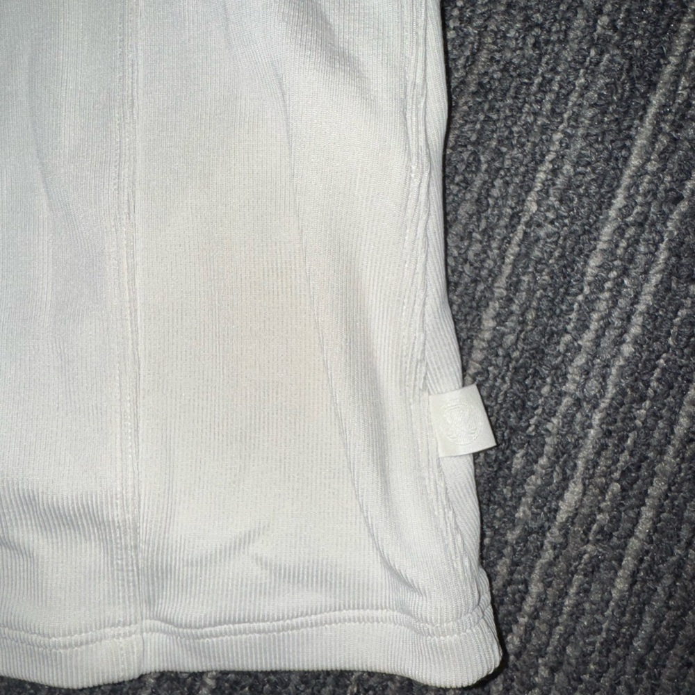 Twist-Back Soft Ribbed Short-Sleeve Top - Picture 4 of 5
